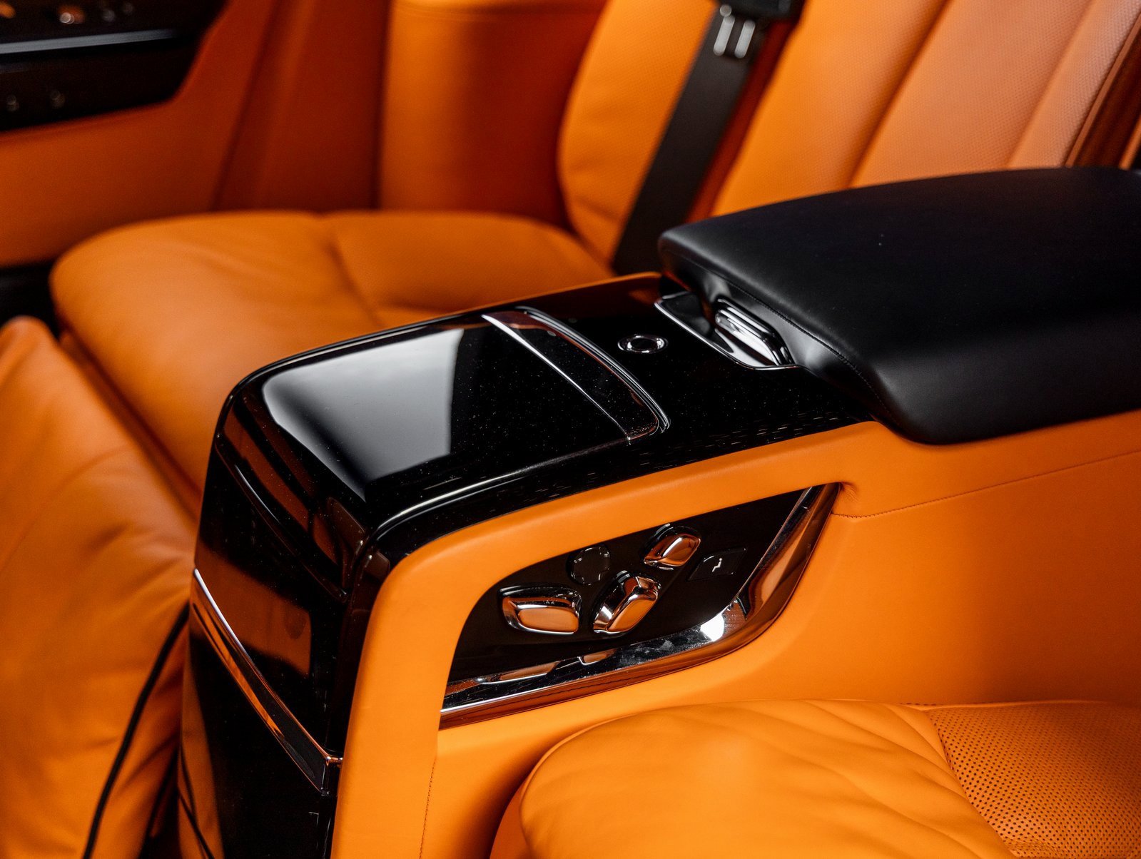 Used 2022 Rolls-Royce Phantom Extended Wheelbase image 47