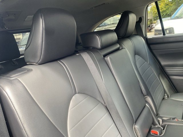 Used 2021 Toyota Highlander XLE image 32
