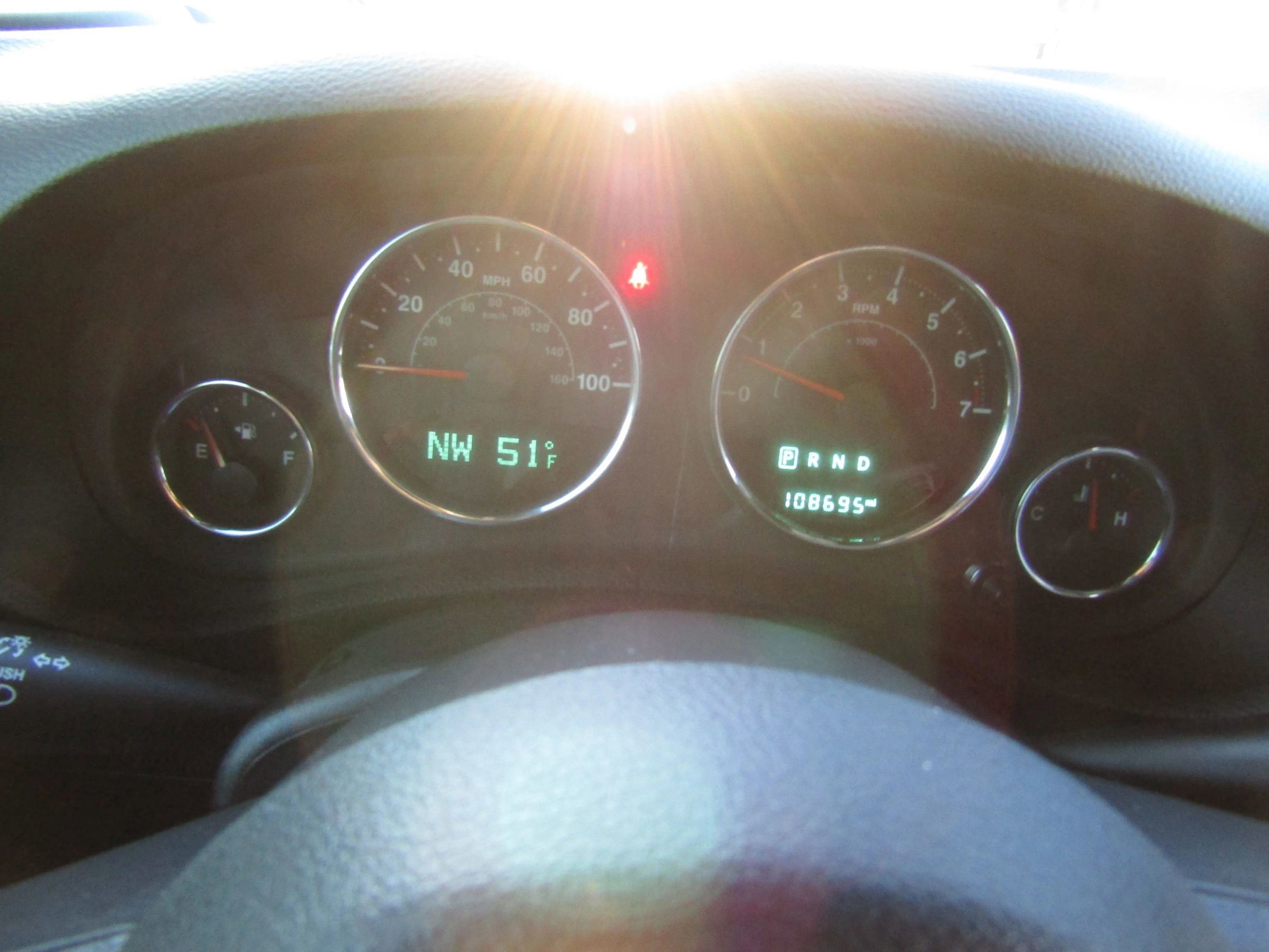 Used 2017 Jeep Wrangler Unlimited Sahara w/ Connectivity Group AWD/4WD image 28