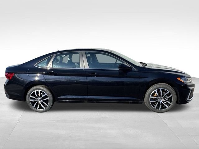 Used 2026 Volkswagen Jetta SE FWD image 6