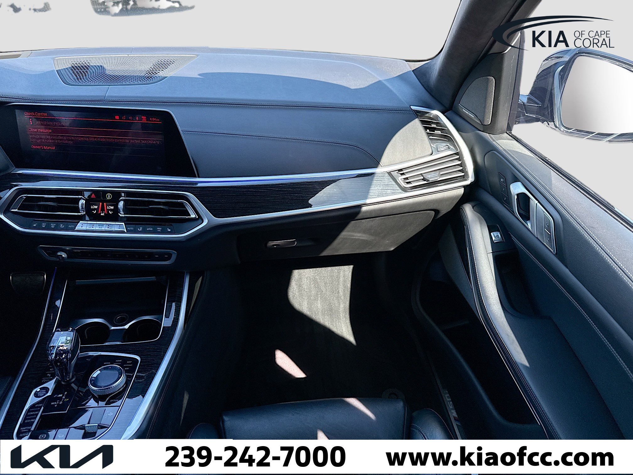 Used 2020 BMW X7 M50i w/ Executive Package image 18