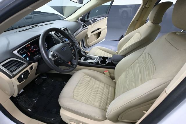 Used 2016 Ford Fusion SE FWD image 21