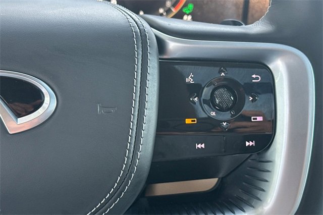 Used 2025 INFINITI QX80 Sensory image 32