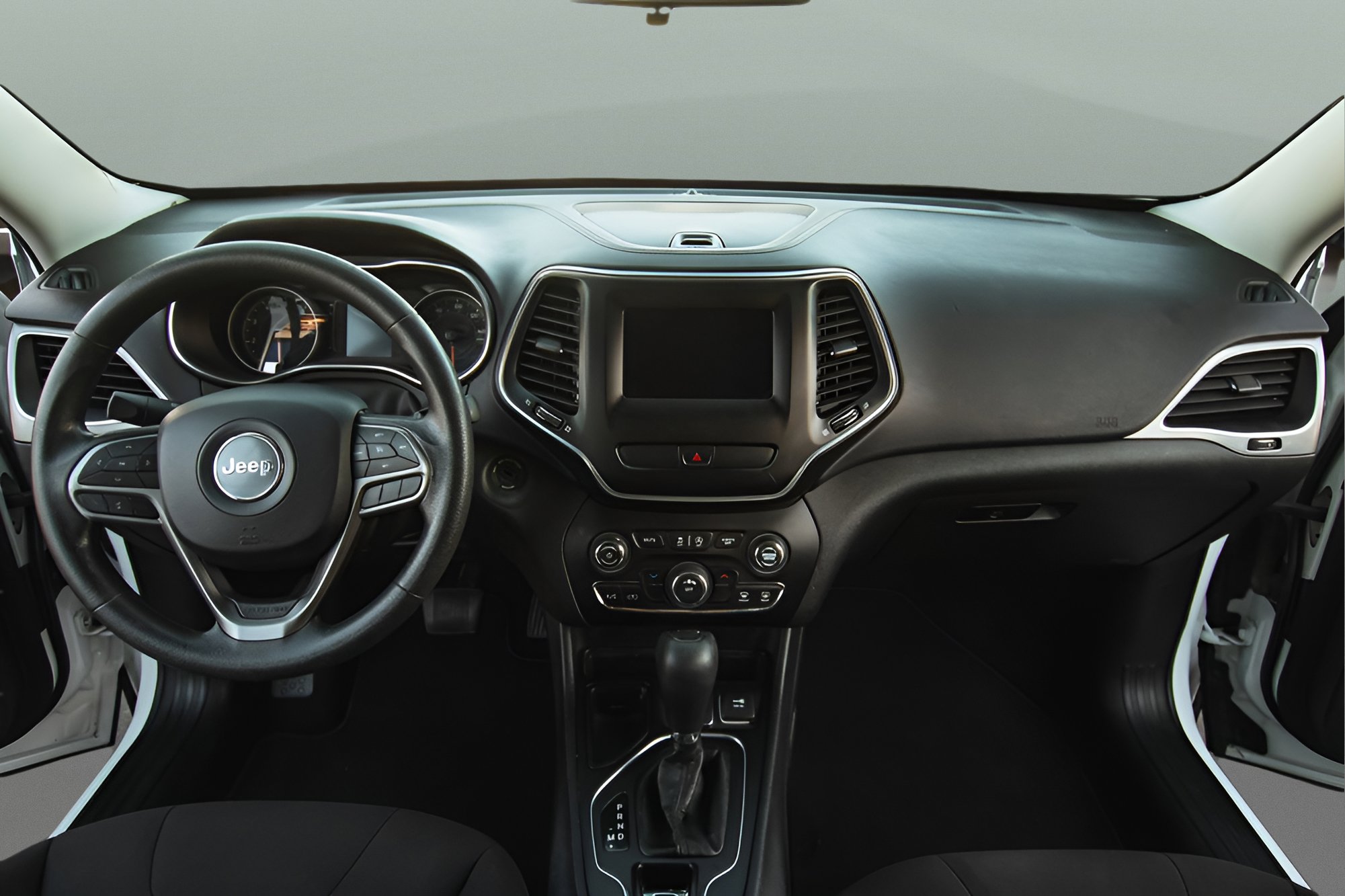 Used 2019 Jeep Cherokee Latitude w/ Popular Appearance Group FWD image 7