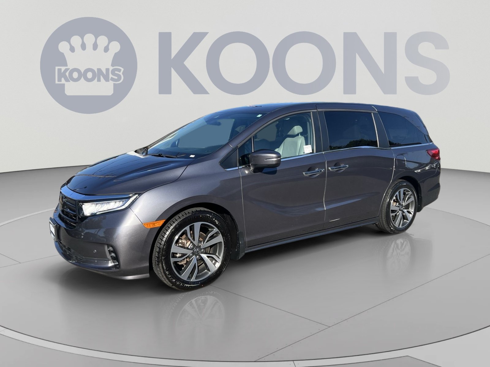 Used 2024 Honda Odyssey Touring image 1