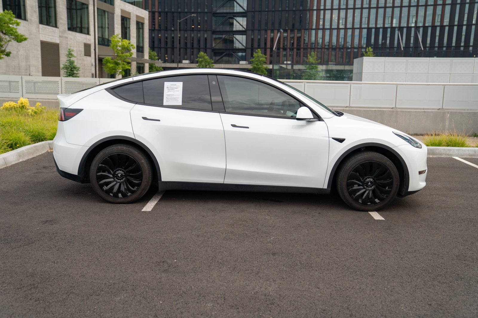 Used 2023 Tesla Model Y Long Range AWD/4WD image 8
