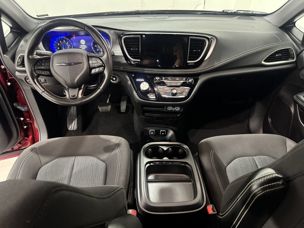 Used 2021 Chrysler Pacifica Touring w/ S Appearance Package FWD image 30