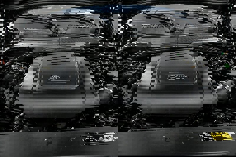 Used 2021 Land Rover Defender 110 image 14