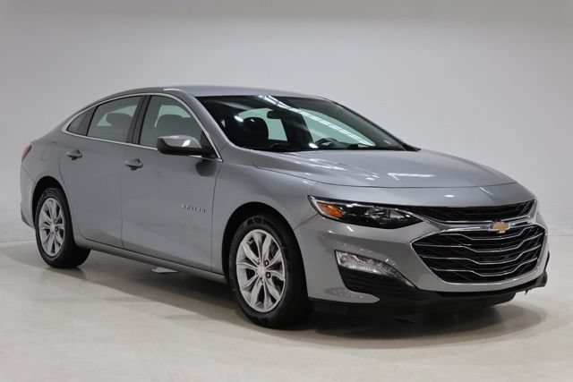 Used 2025 Chevrolet Malibu LT FWD image 1