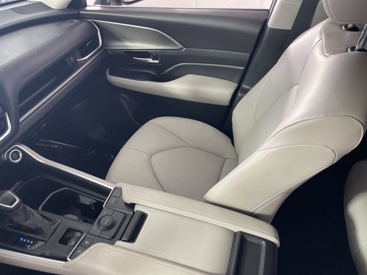 Used 2025 Toyota Grand Highlander FWD image 21