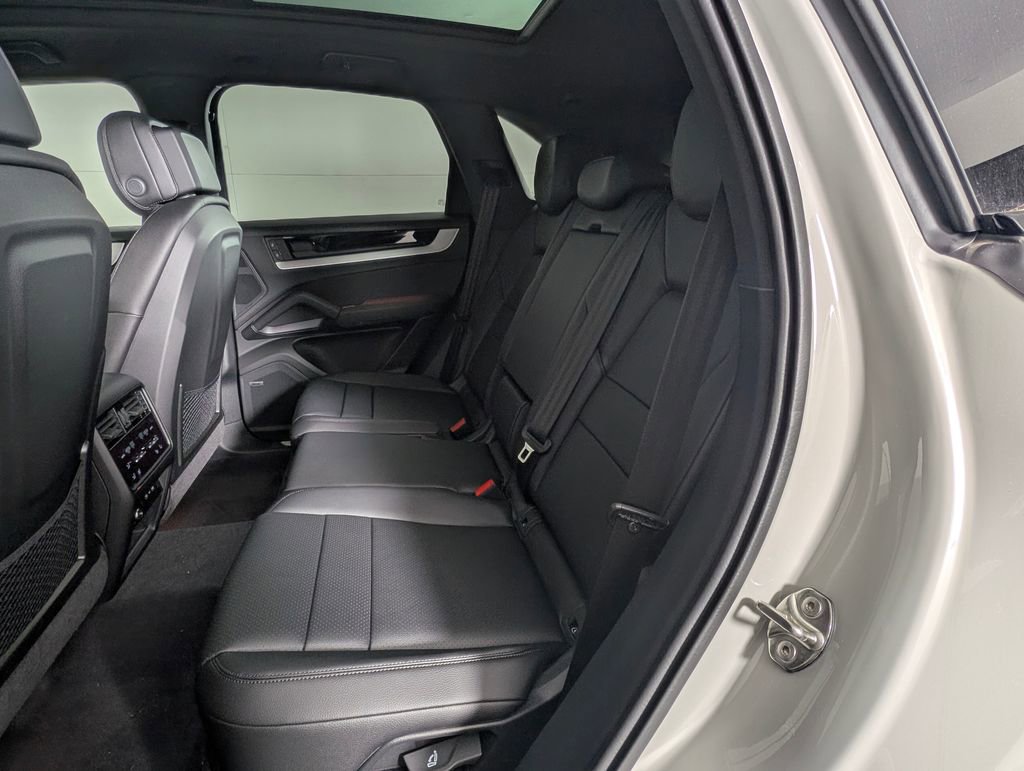 New 2026 Porsche Cayenne image 24