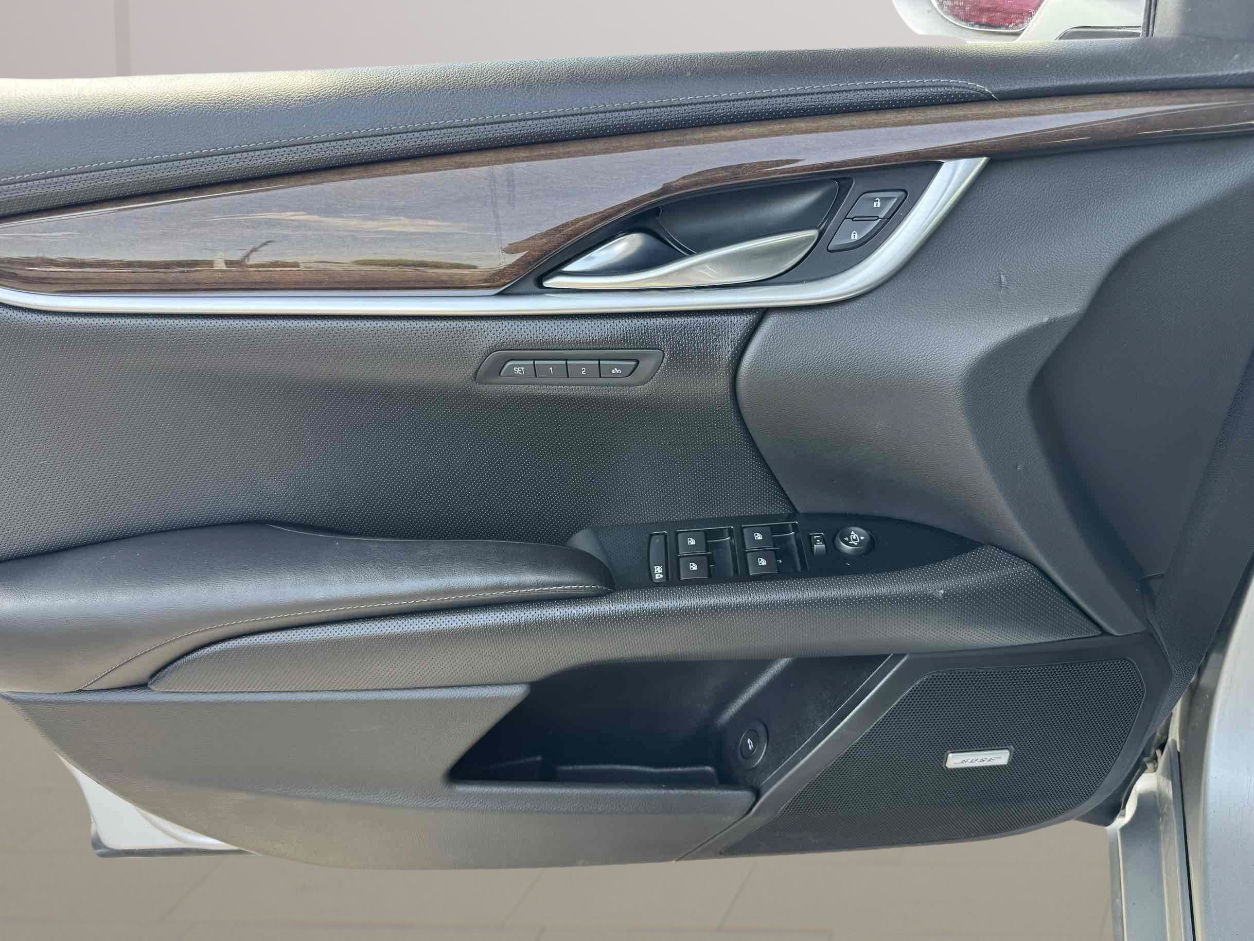 Used 2017 Cadillac XTS Luxury FWD image 9