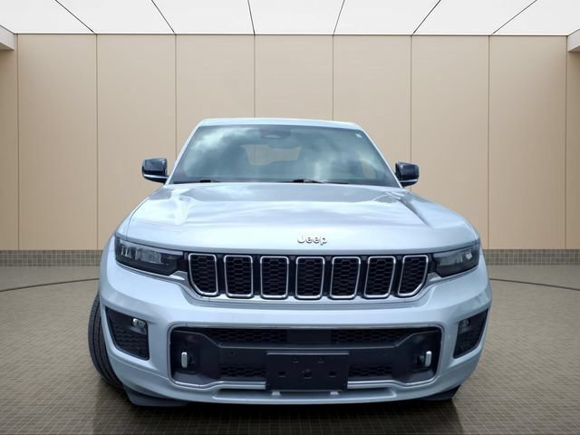 Used 2023 Jeep Grand Cherokee L Overland w/ MOPAR Finishing Package AWD/4WD image 4