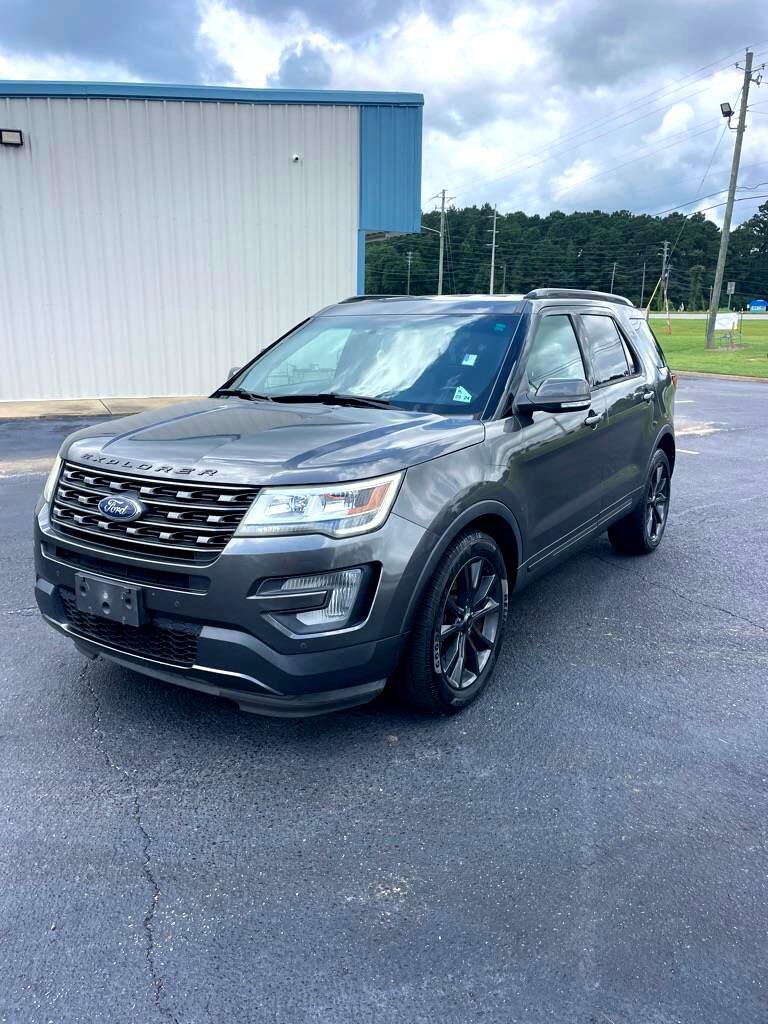 Used 2017 Ford Explorer XLT w/ Equipment Group 202A image 1