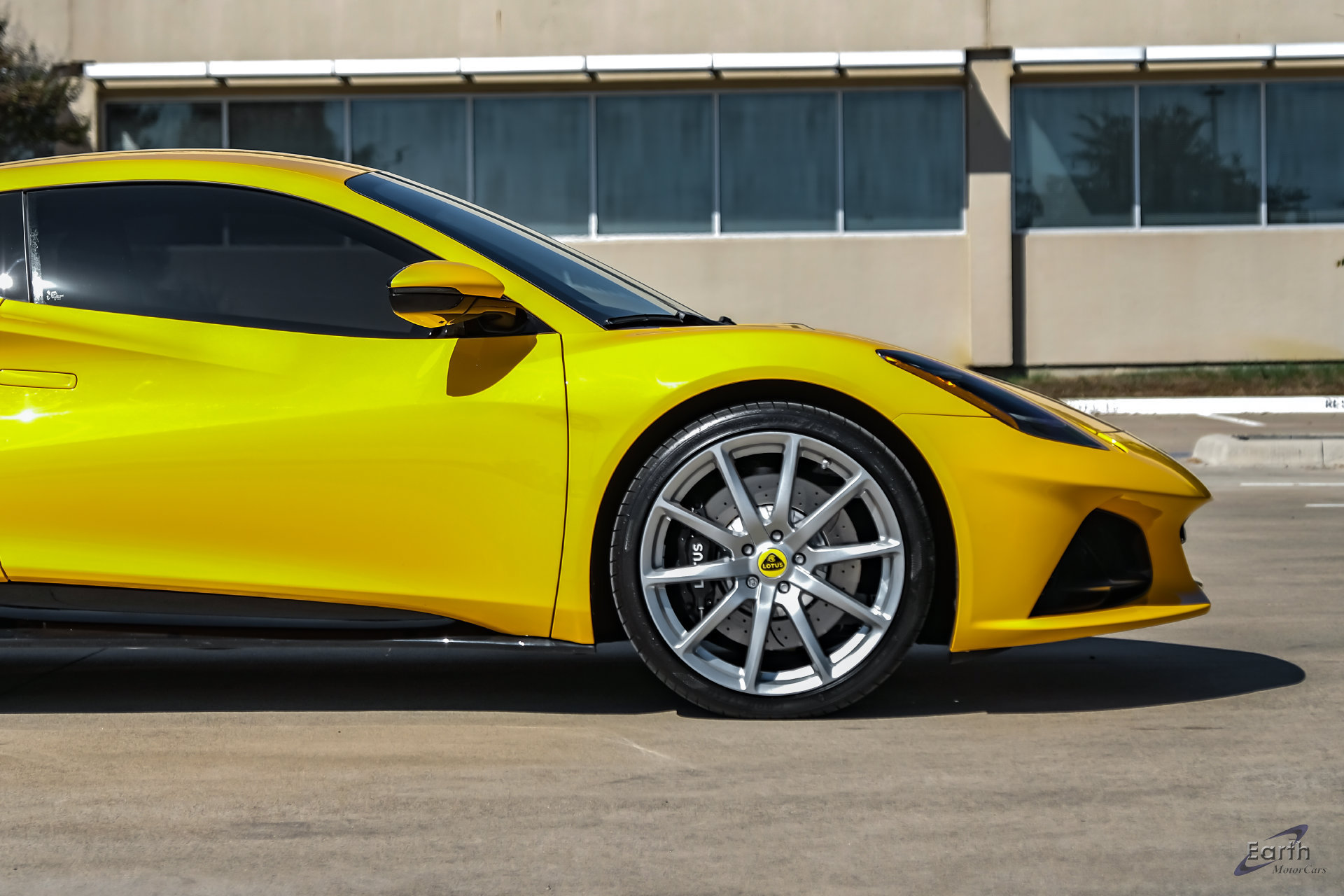 Used 2025 Lotus Emira RWD image 29