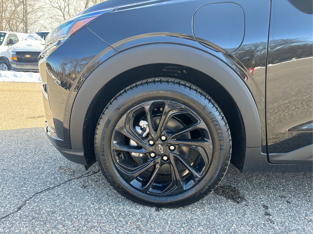 New 2027 Chevrolet Bolt RS FWD image 24