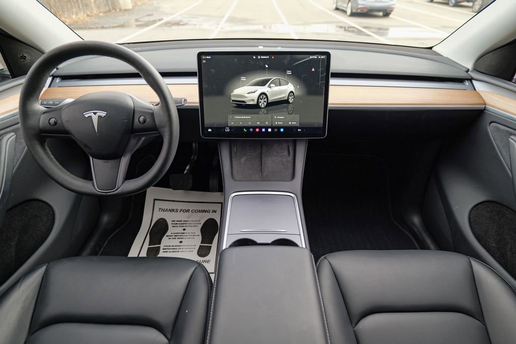 Used 2024 Tesla Model Y Long Range image 39