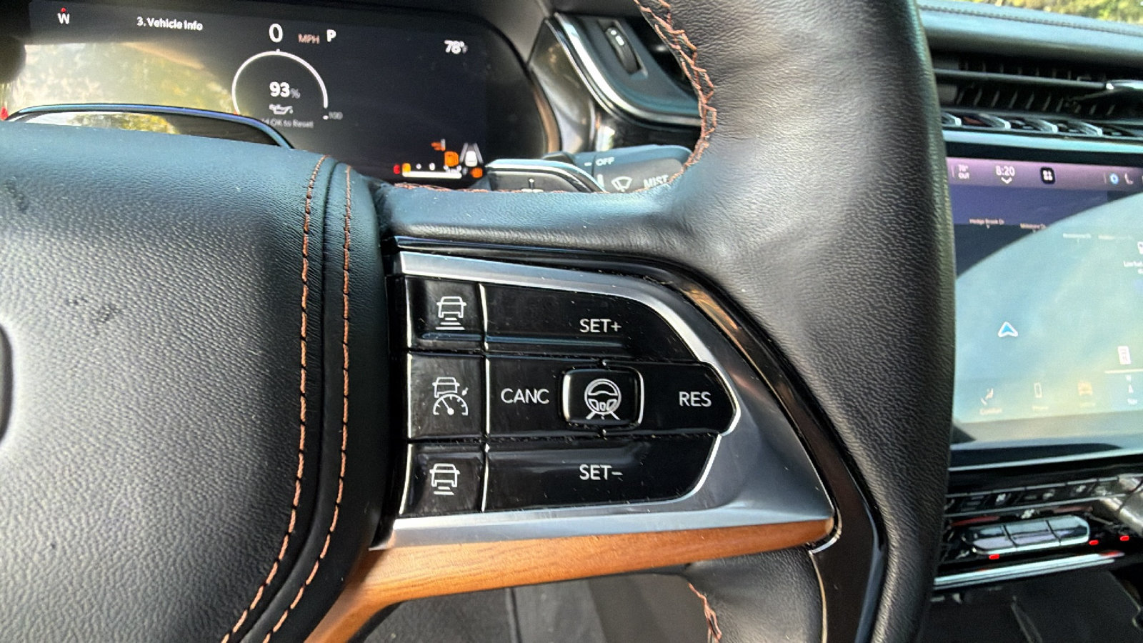 Used 2025 Jeep Grand Cherokee L Summit AWD/4WD image 32