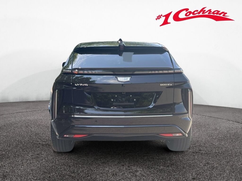 Used 2025 Cadillac Lyriq Luxury AWD/4WD image 8