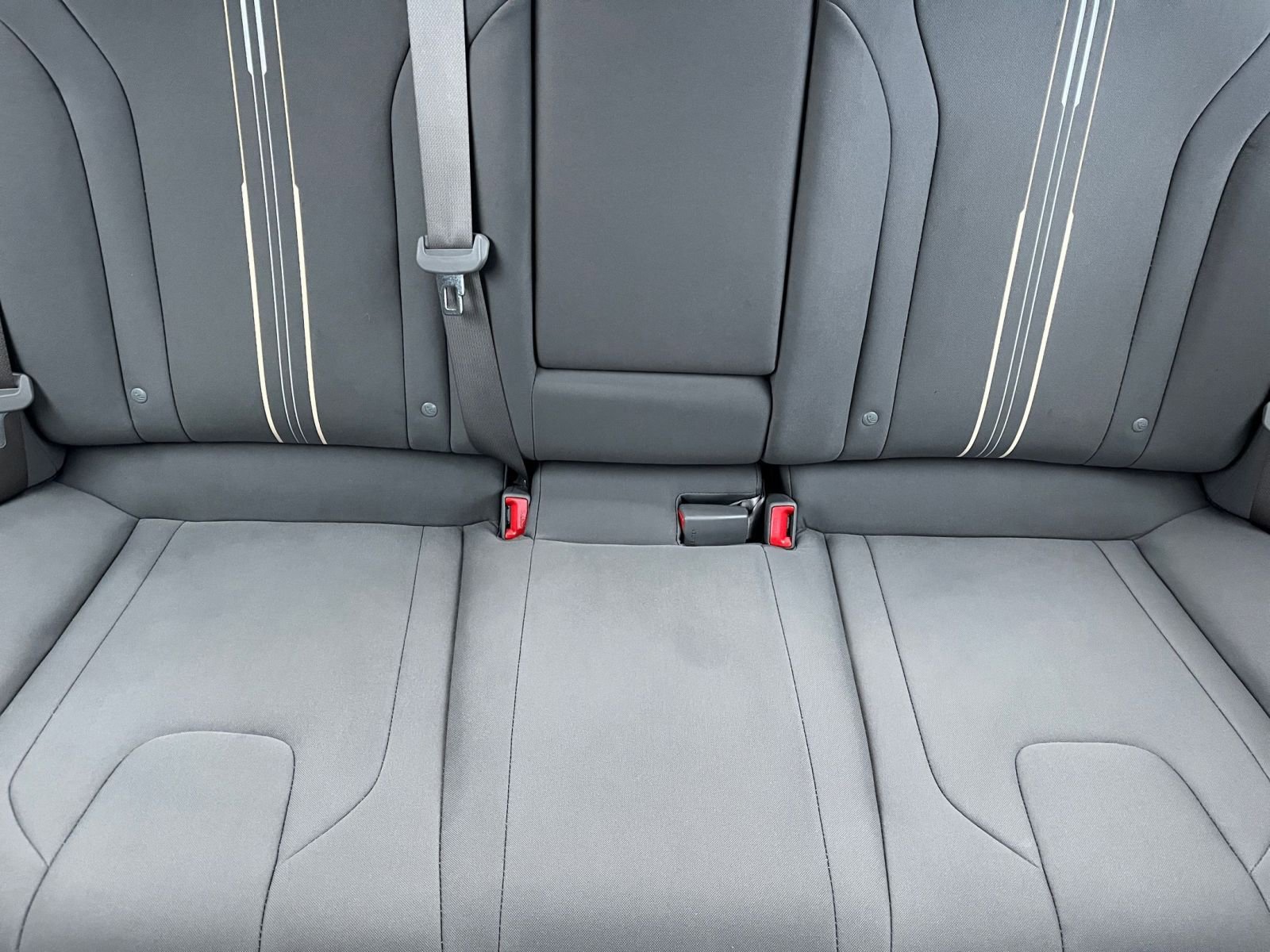 Used 2025 Hyundai Elantra SEL image 39