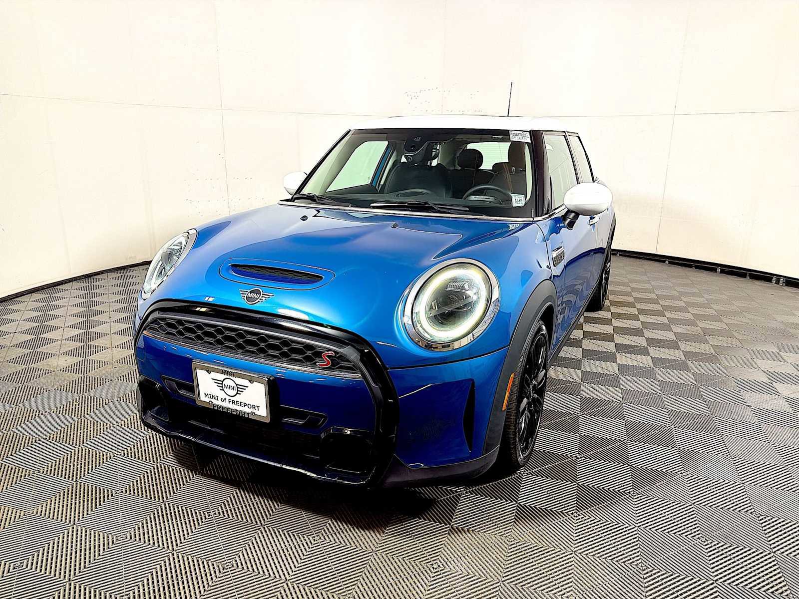 Used 2023 MINI Cooper S image 3