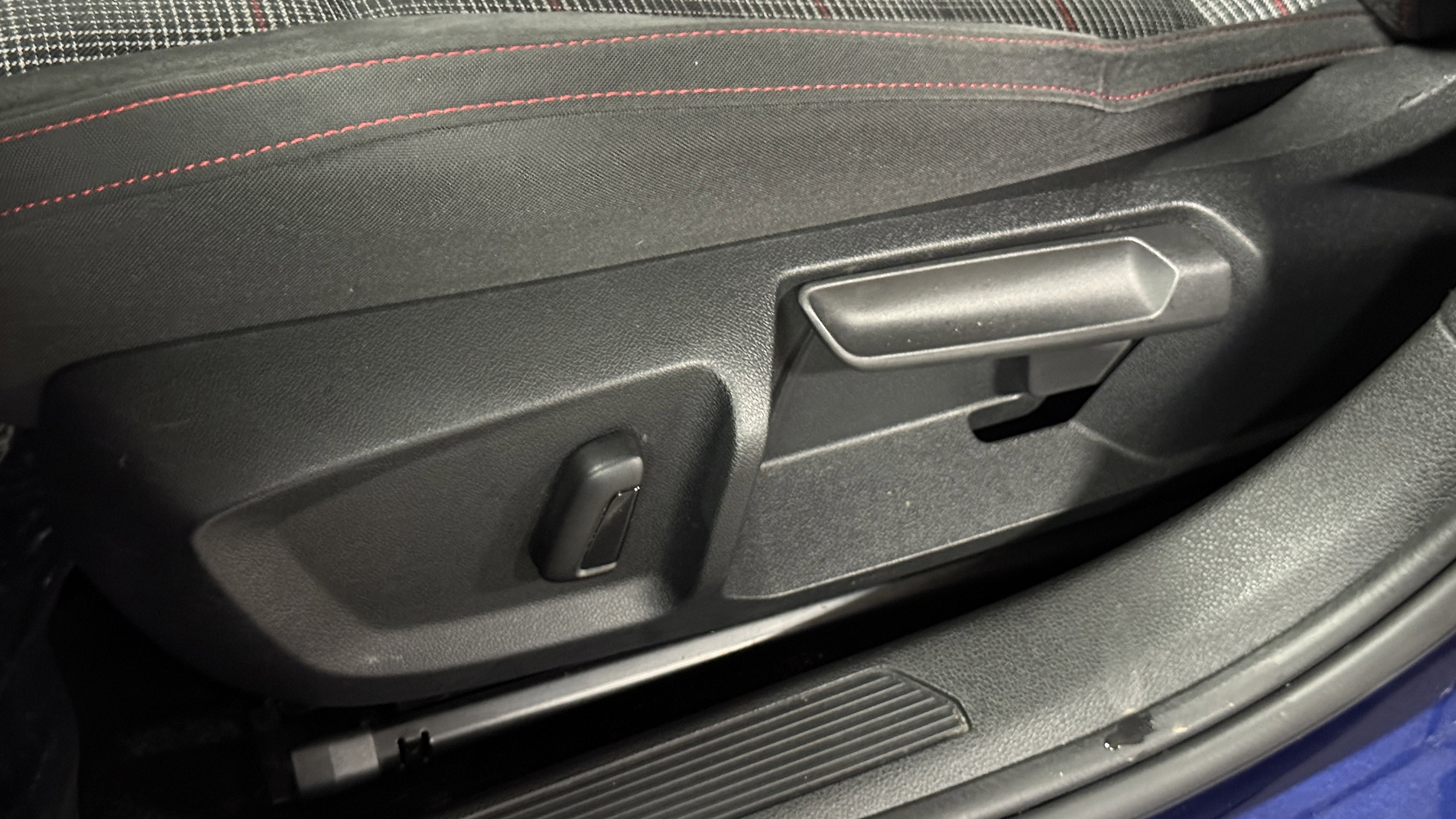 Used 2022 Volkswagen GTI S image 28