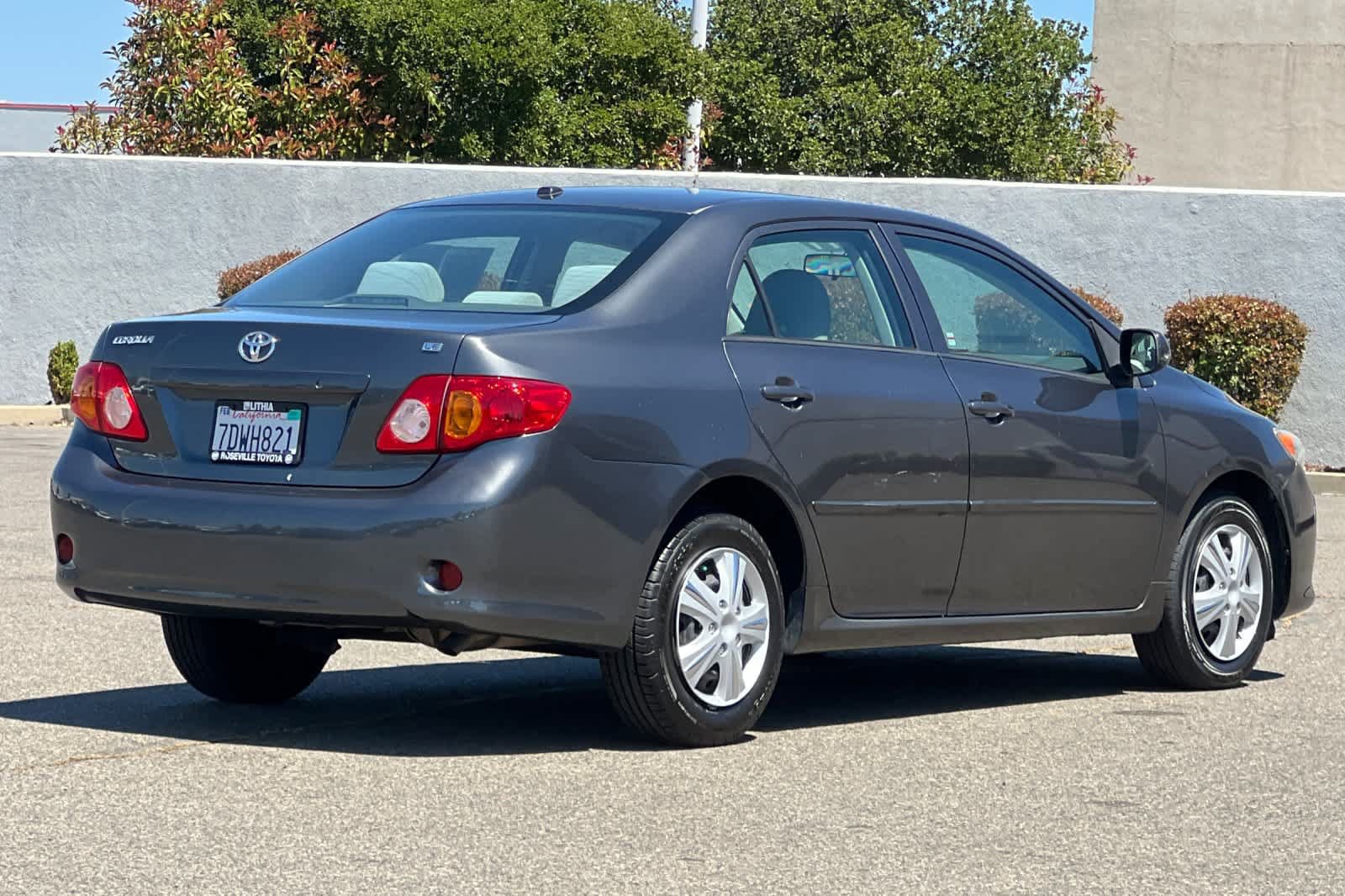 Used 2010 Toyota Corolla LE FWD video 2