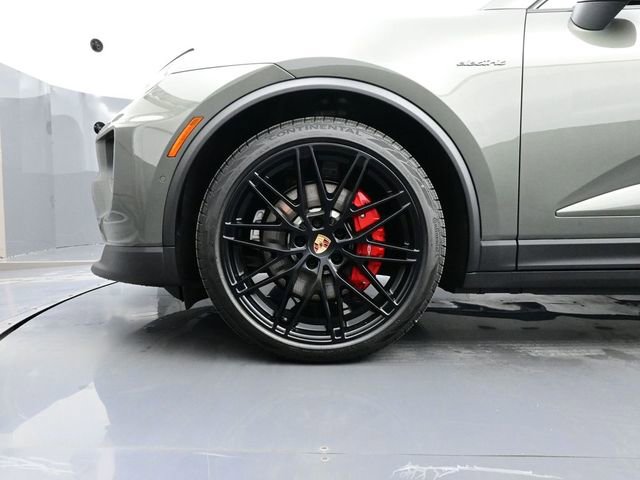 New 2025 Porsche Macan 4S Electric AWD/4WD image 6