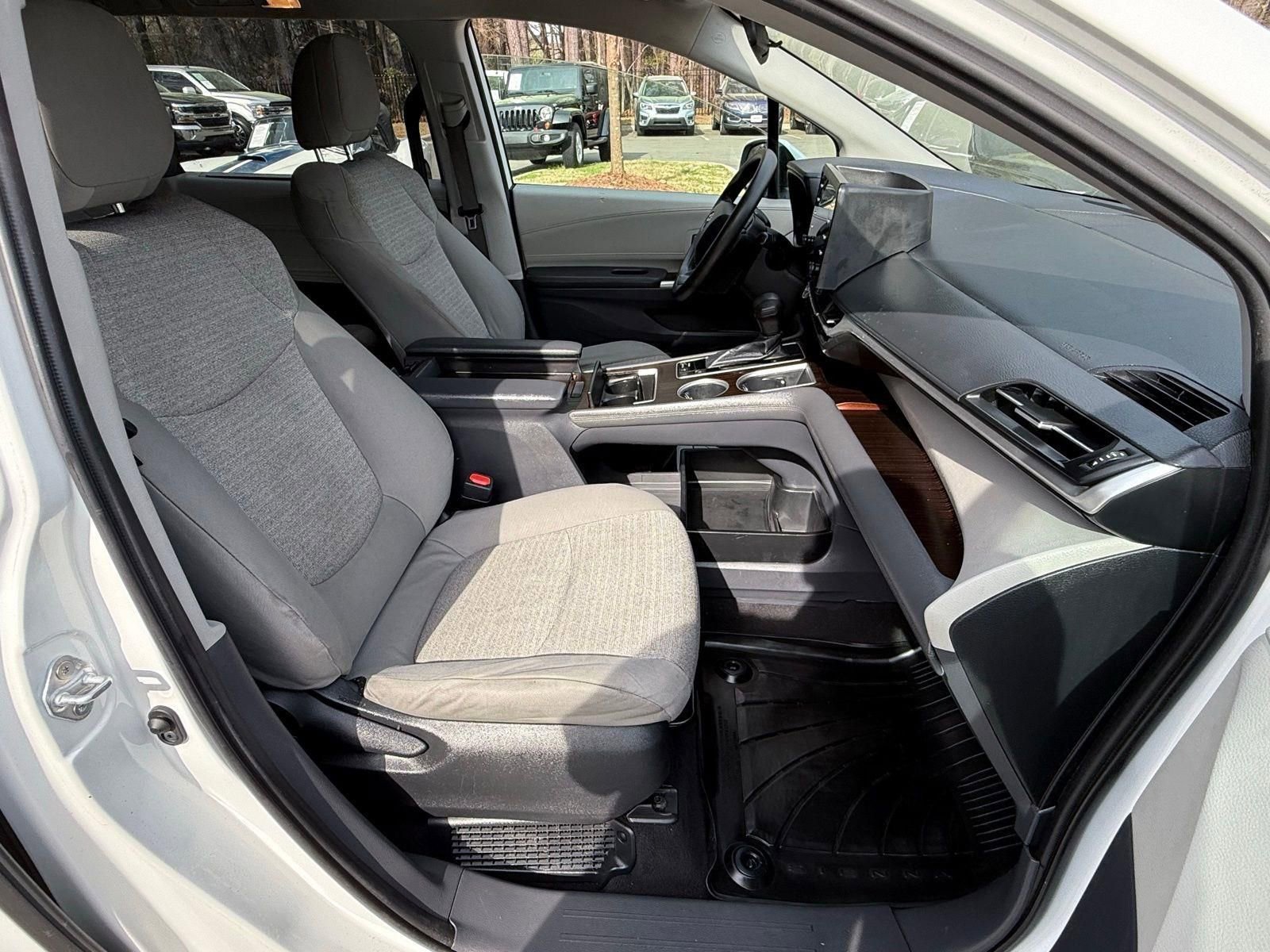 Used 2022 Toyota Sienna LE FWD image 21
