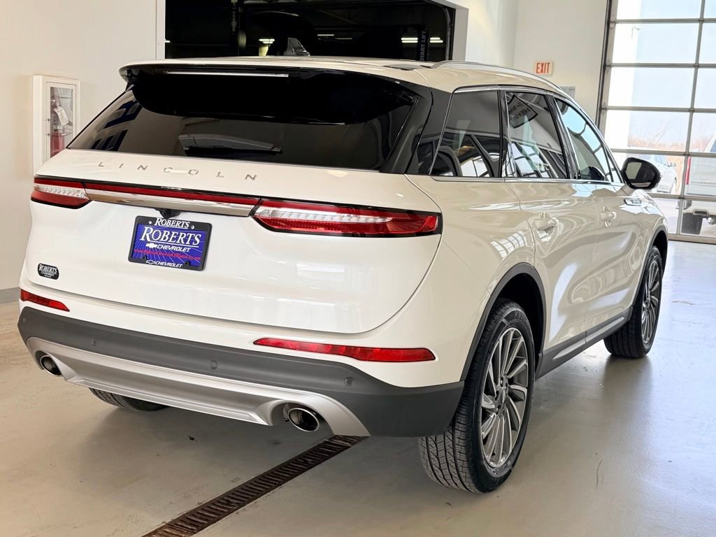 Used 2023 Lincoln Corsair Reserve w/ Equipment Group 201A image 3