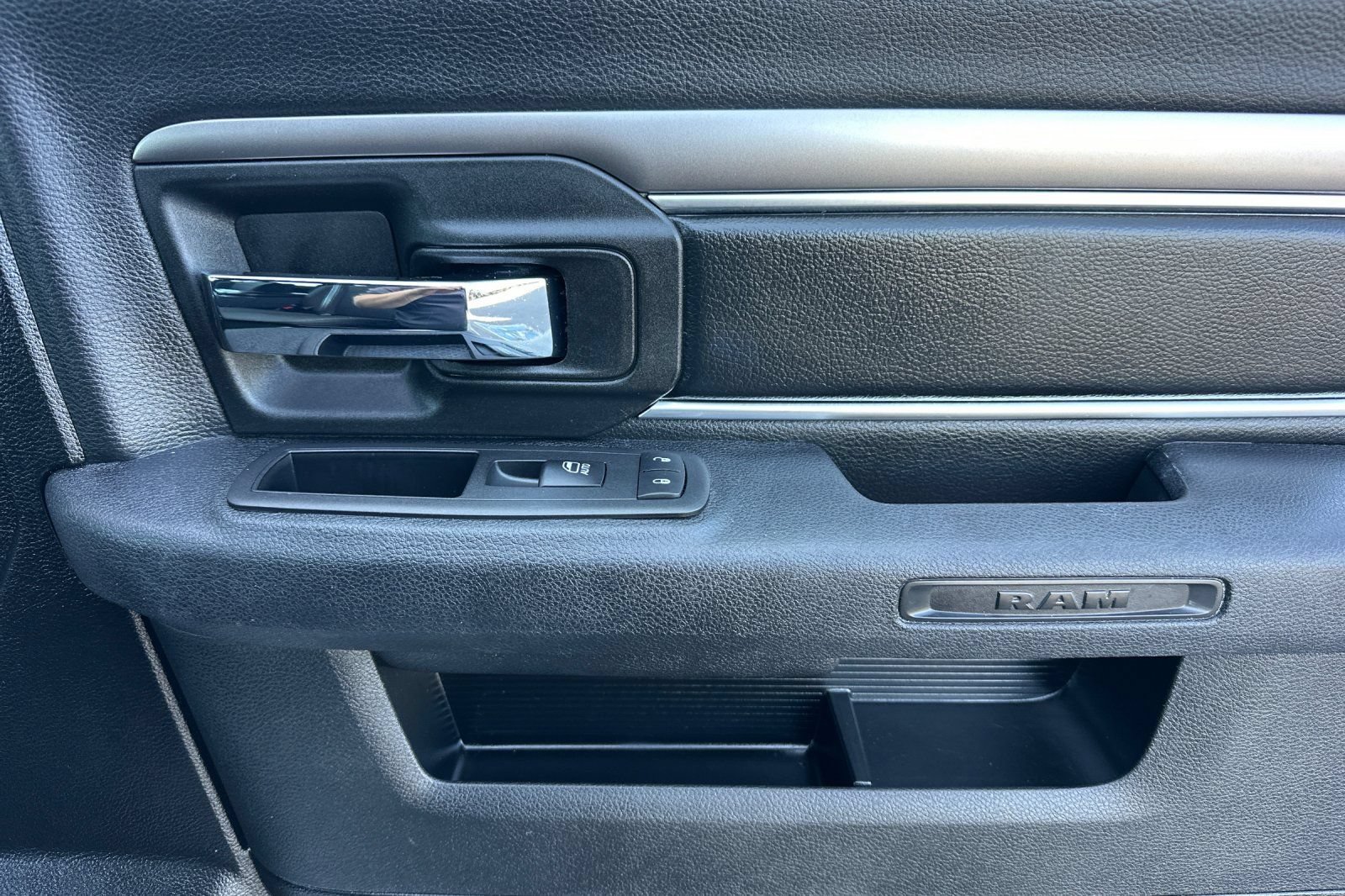 Used 2024 RAM 1500 Warlock AWD/4WD image 19