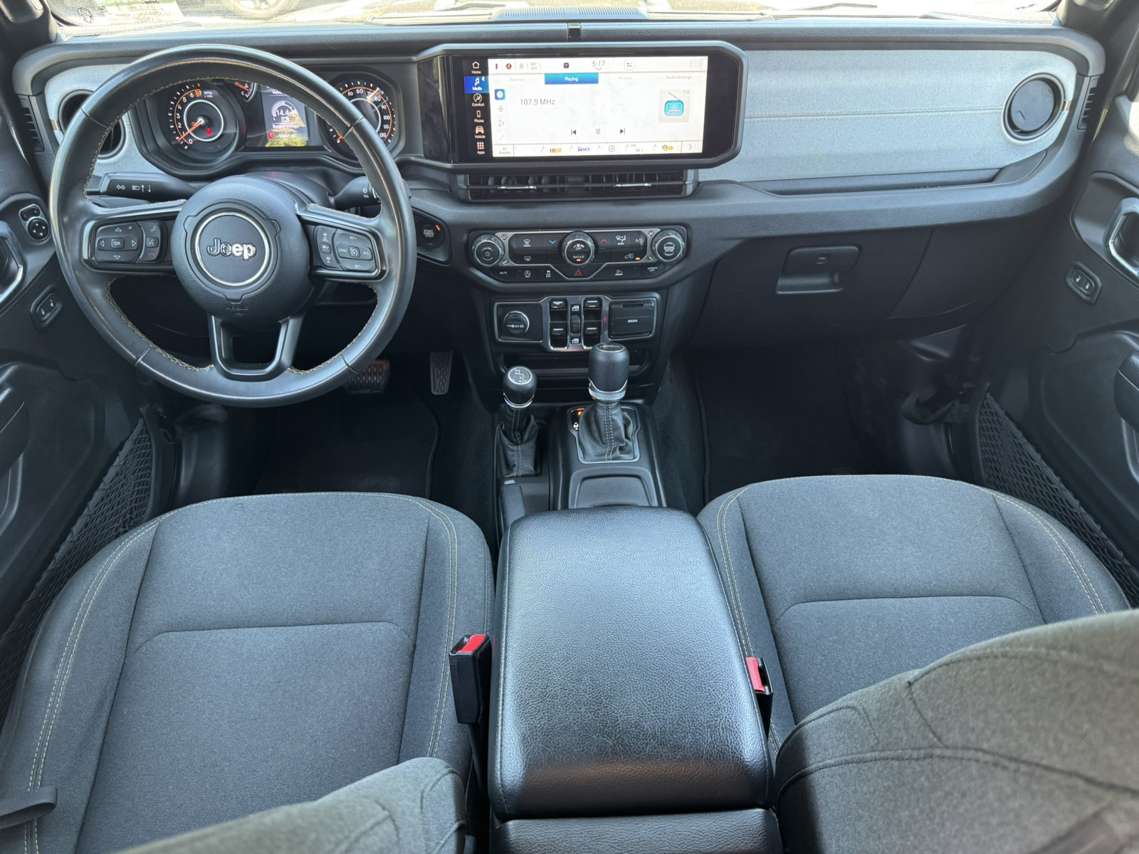 Used 2024 Jeep Gladiator Sport AWD/4WD image 25
