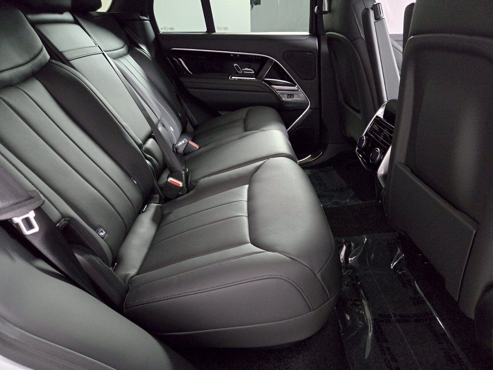New 2026 Land Rover Range Rover SE AWD/4WD image 18