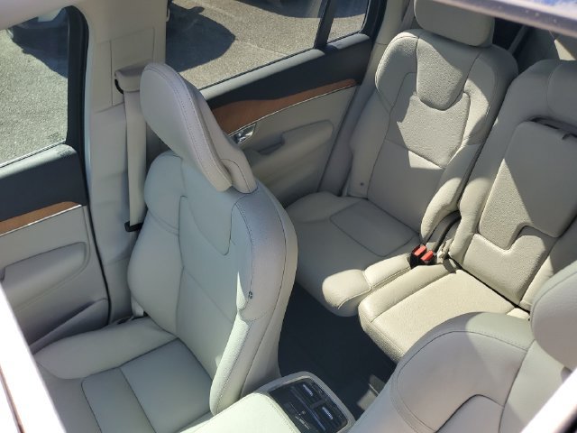 Used 2021 Volvo XC90 T5 Momentum w/ Climate Package FWD image 34