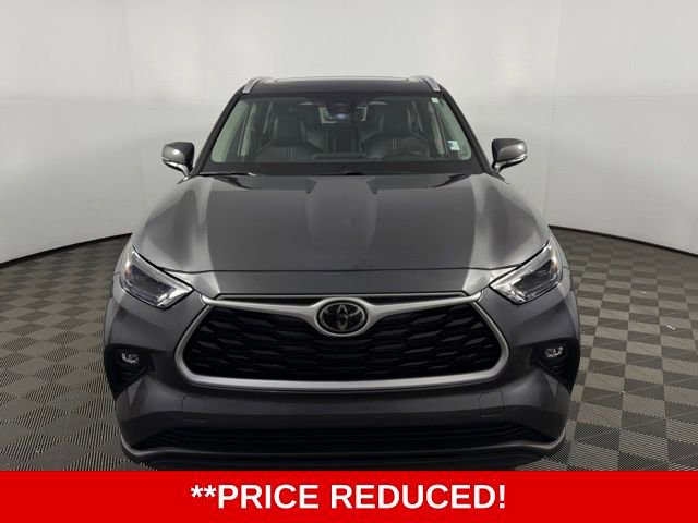 Used 2025 Toyota Highlander XLE video 2