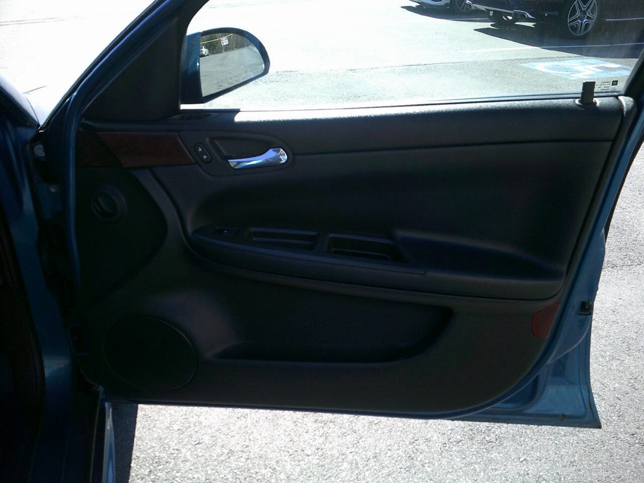 Used 2010 Chevrolet Impala LS FWD image 12