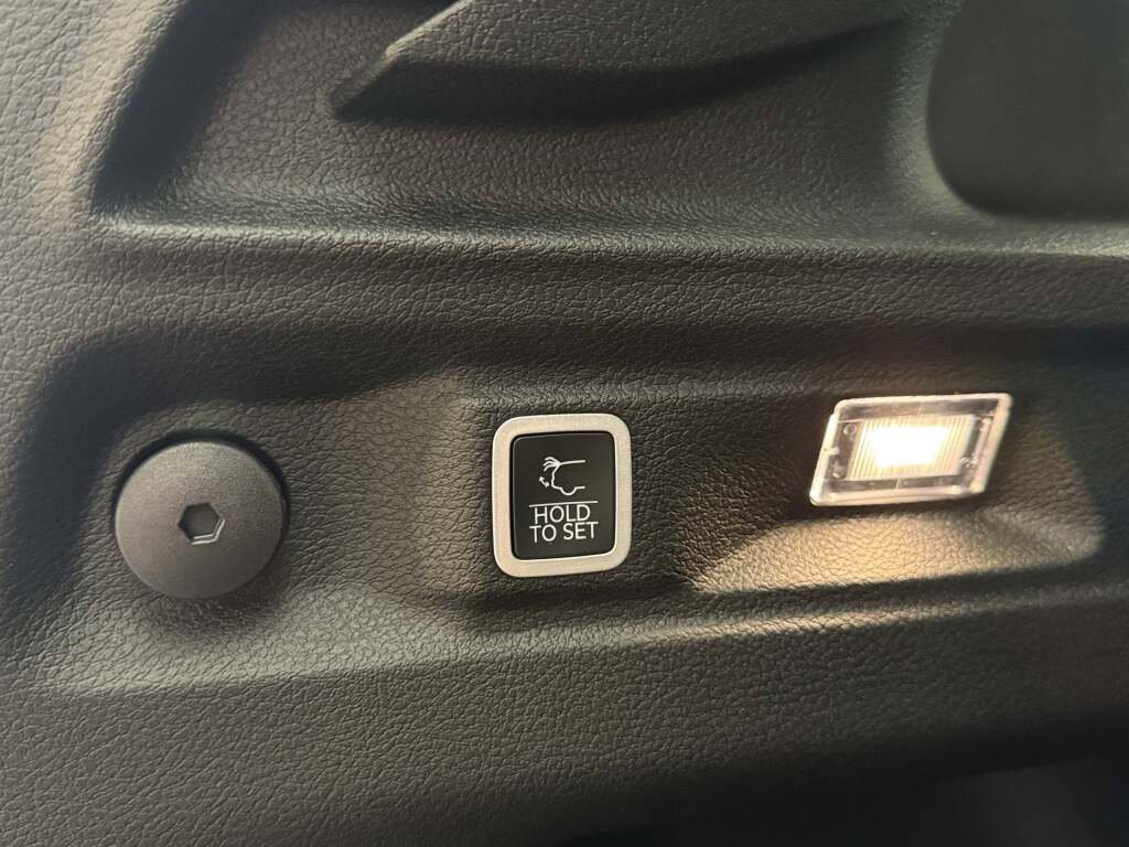 New 2025 Jeep Grand Cherokee L Limited image 23