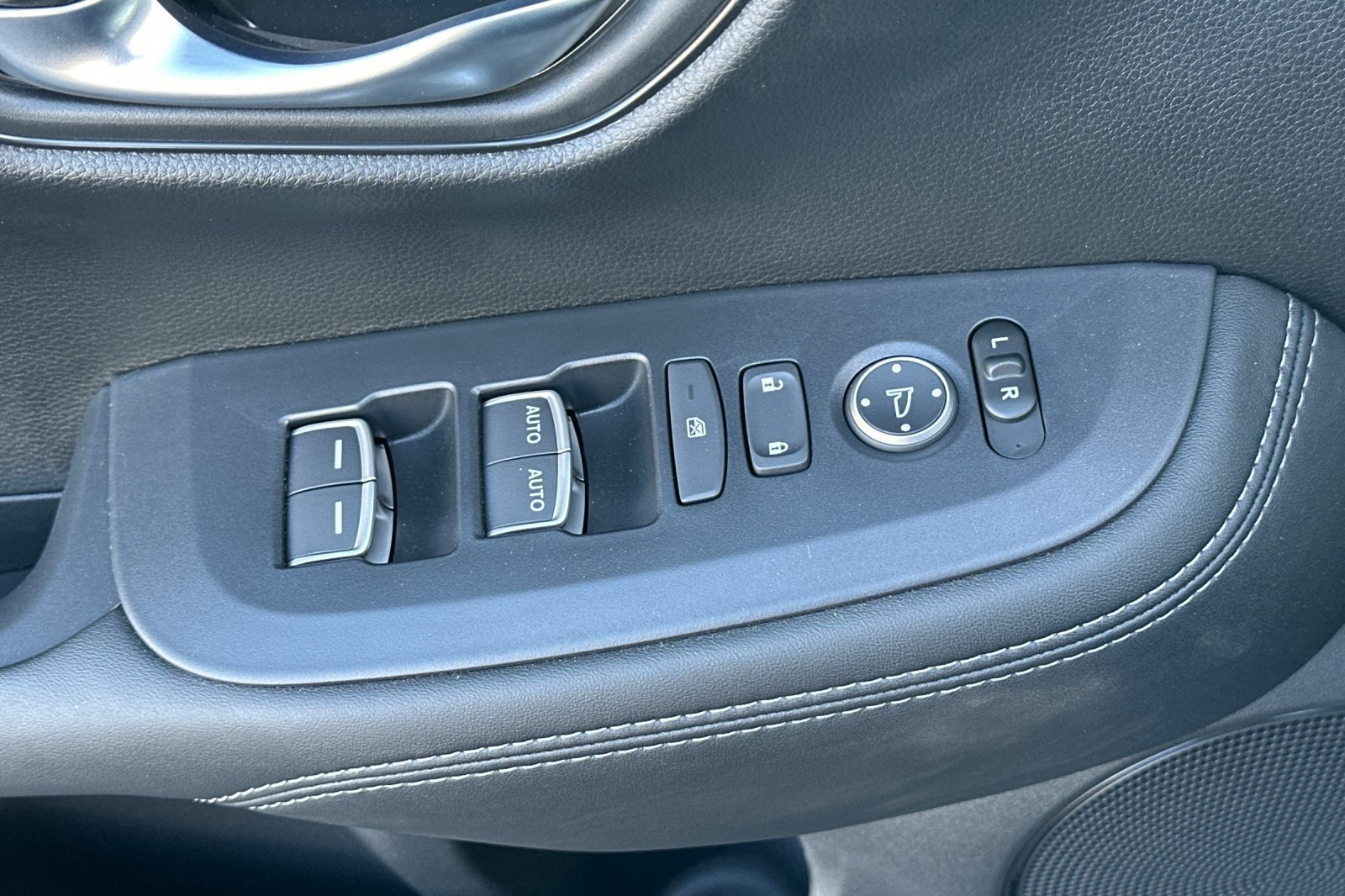 New 2027 Honda HR-V EX-L image 34