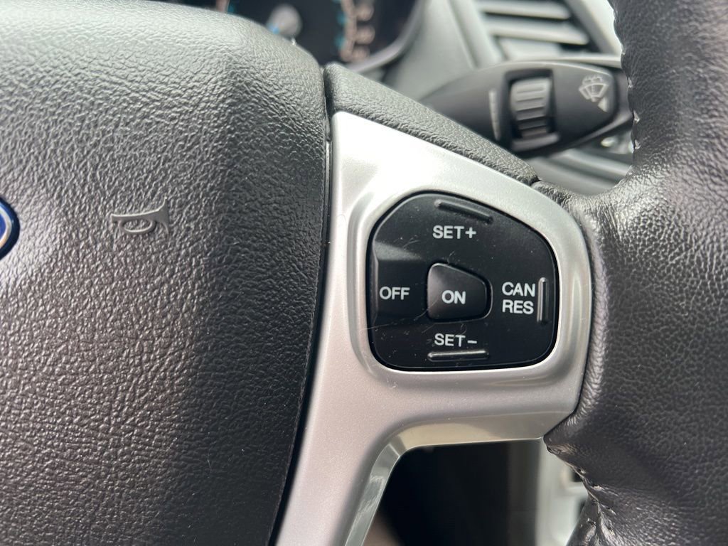 Used 2015 Ford Fiesta SE FWD image 54