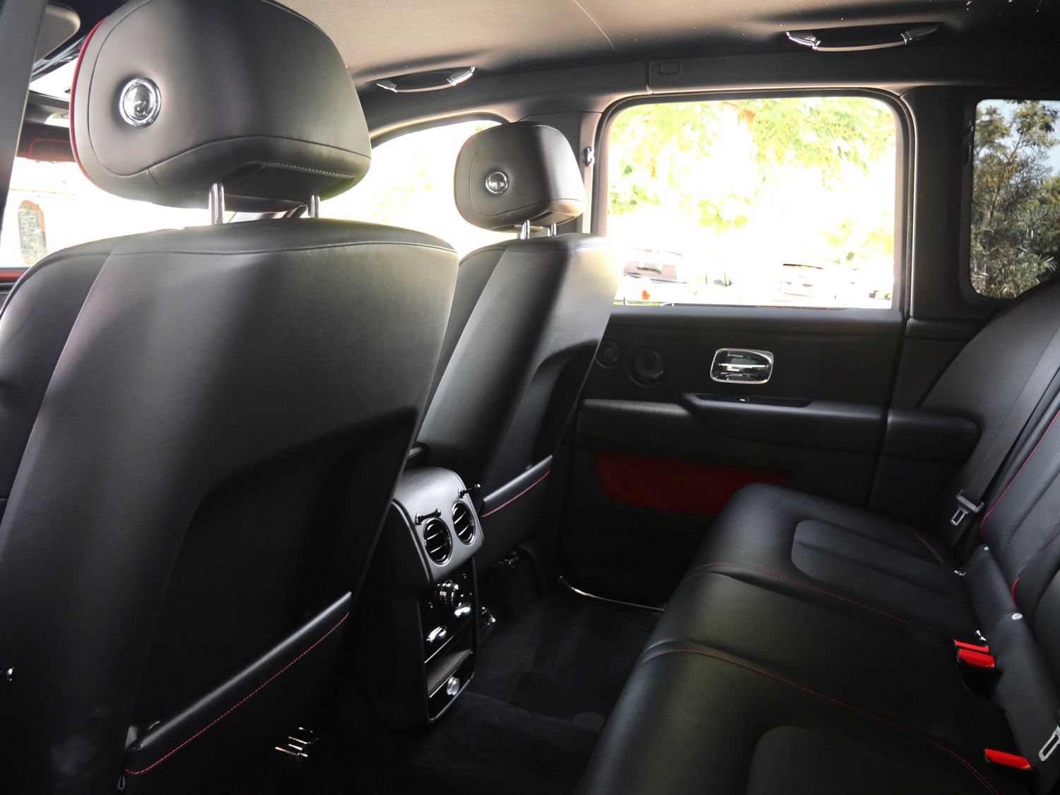 Used 2023 Rolls-Royce Cullinan AWD/4WD image 28