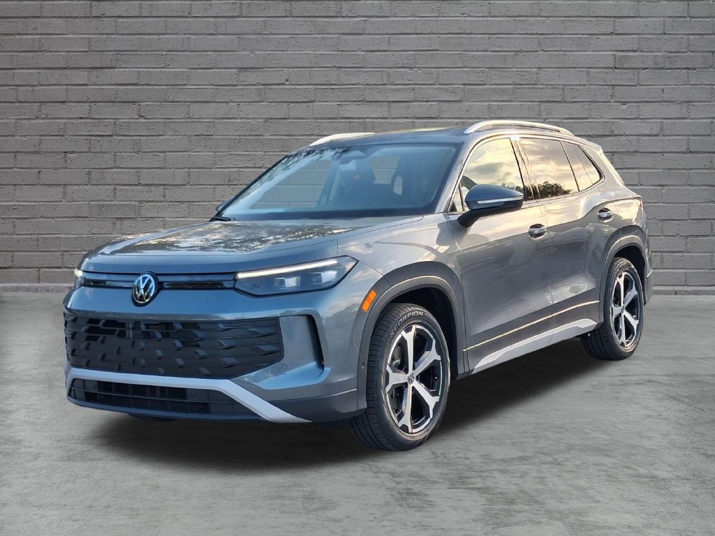 New 2026 Volkswagen Tiguan SE FWD image 3