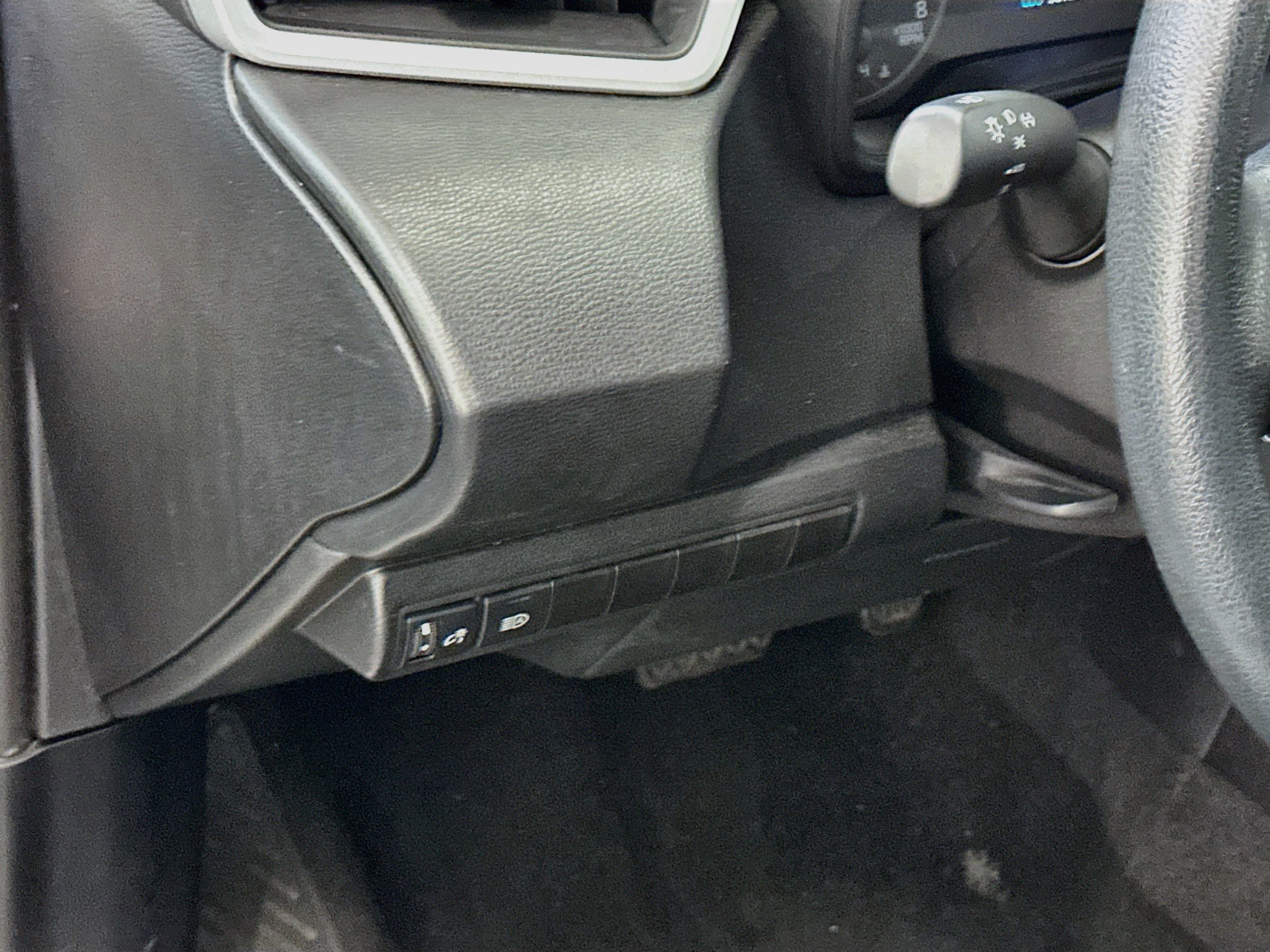 Used 2025 Toyota Corolla LE FWD image 17