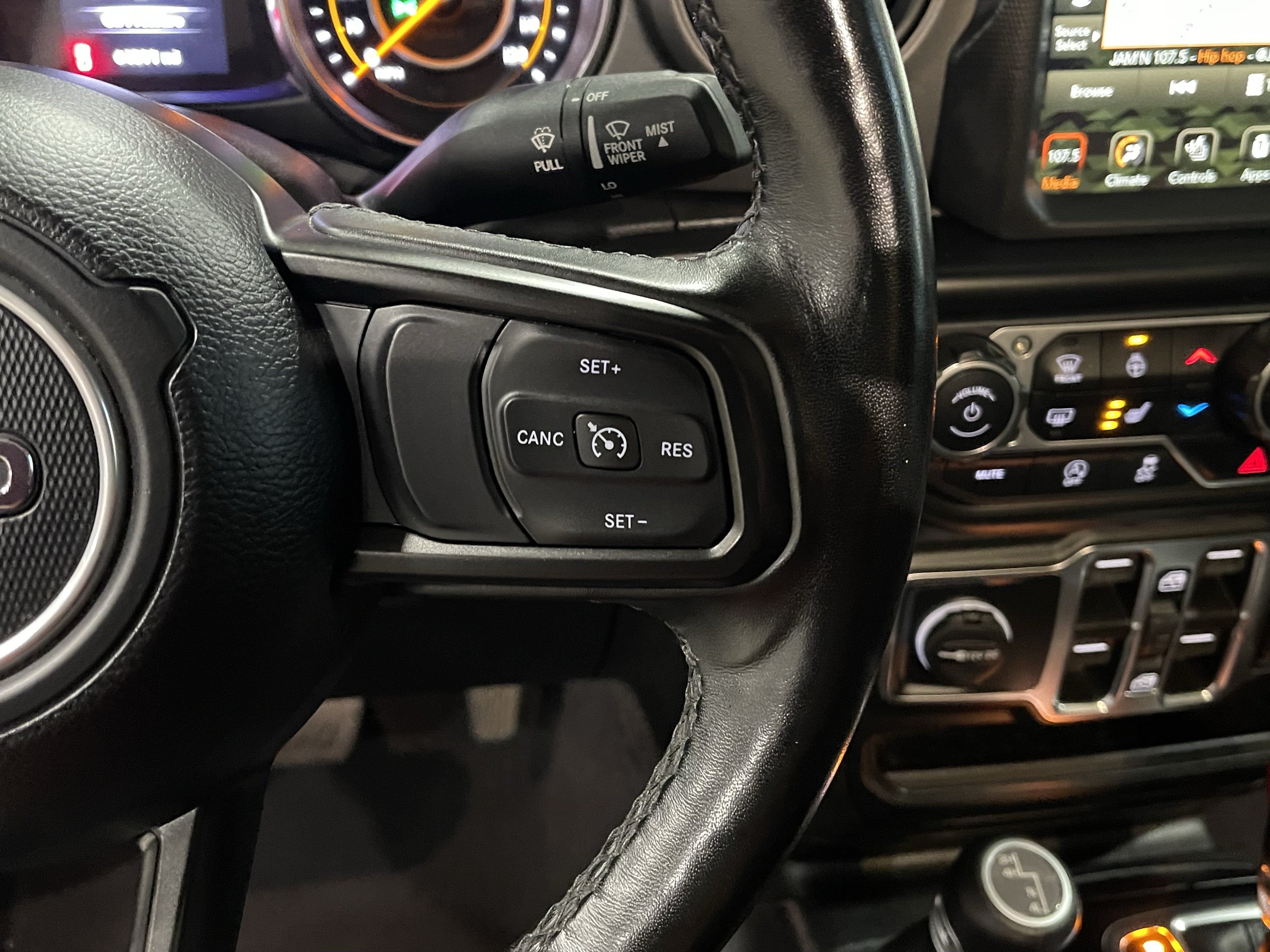 Used 2023 Jeep Gladiator Sport AWD/4WD image 23