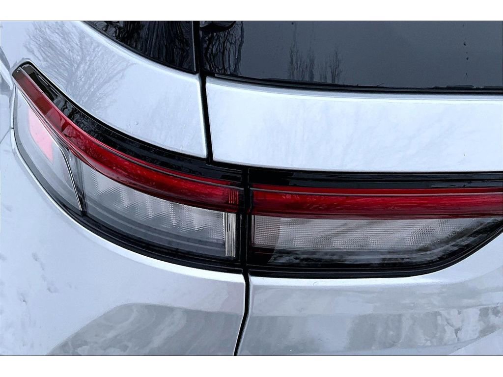 Certified 2025 Jeep Grand Cherokee Overland w/ Luxury Tech Group IV image 34