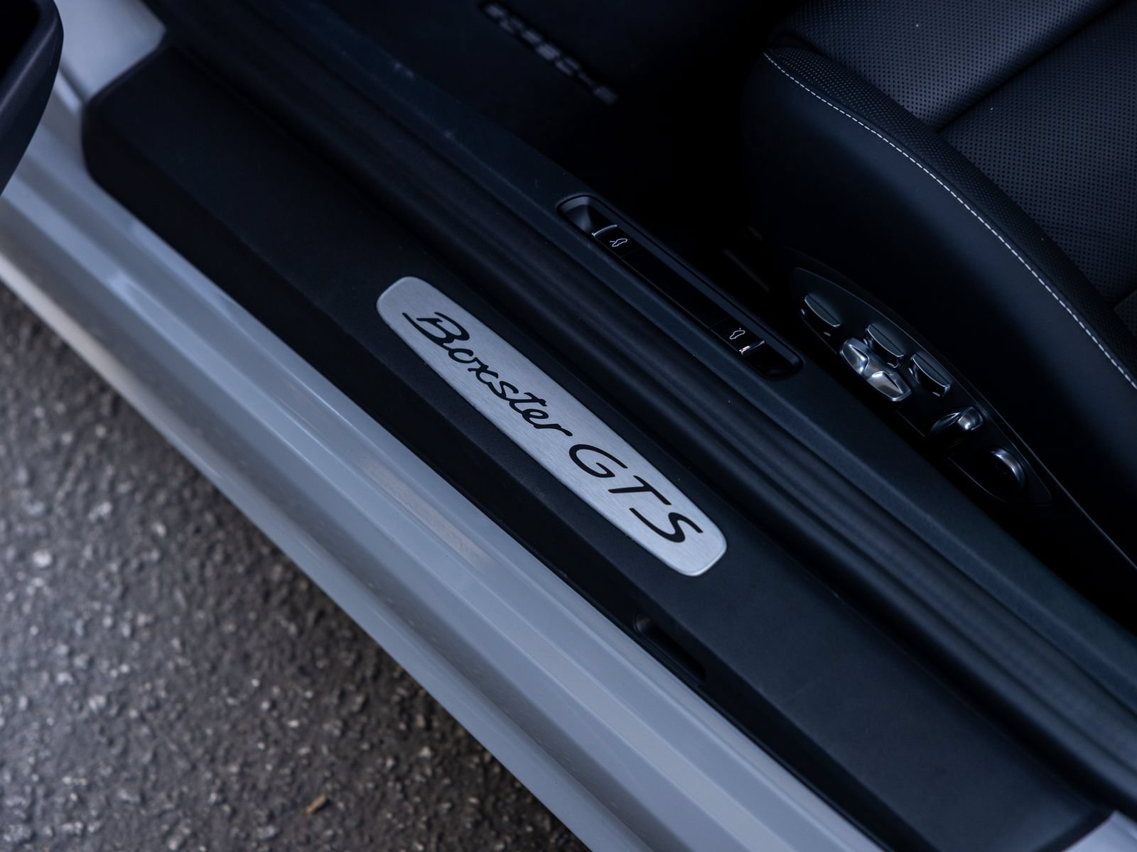 Certified 2025 Porsche 718 Boxster GTS RWD image 30