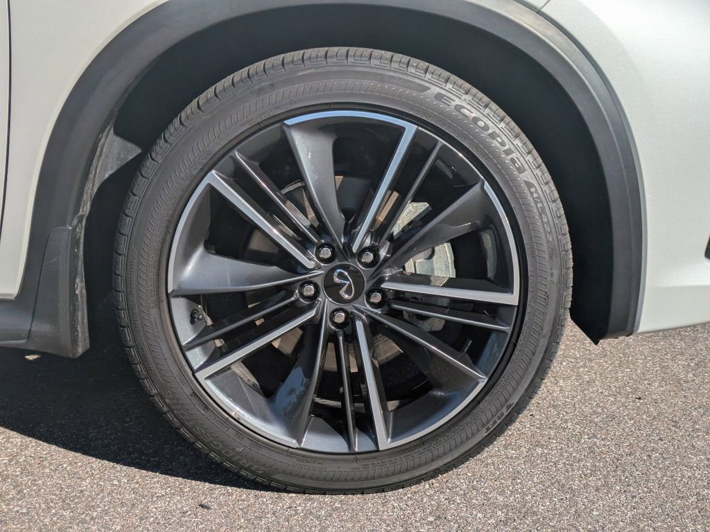 Certified 2025 INFINITI QX55 Essential image 10