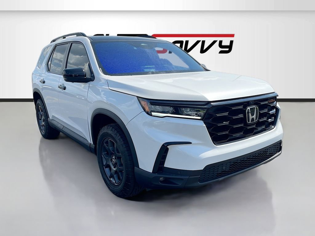 Used 2025 Honda Pilot TrailSport image 1
