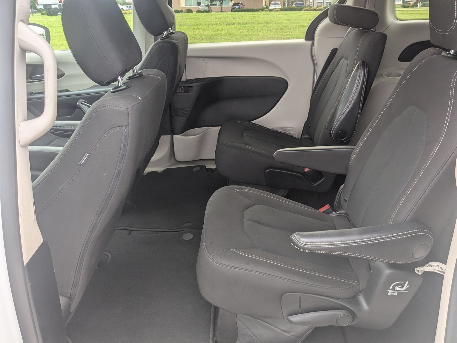 Used 2023 Chrysler Voyager LX FWD image 26