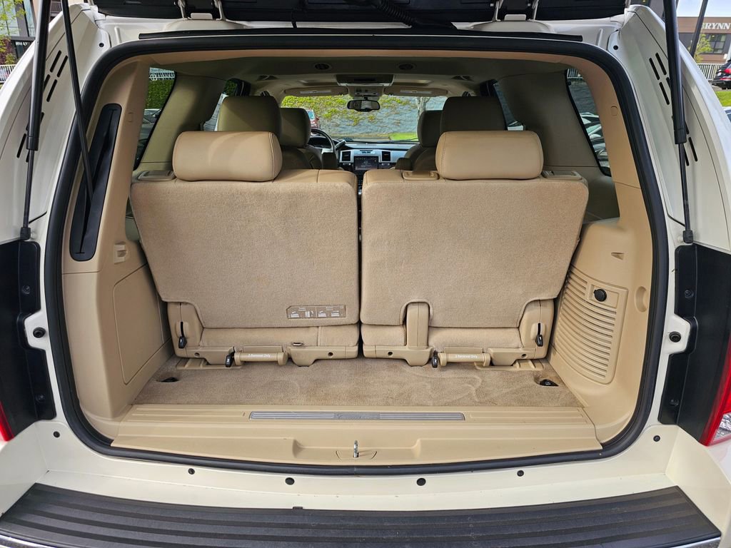 Used 2013 Cadillac Escalade Luxury AWD/4WD image 23