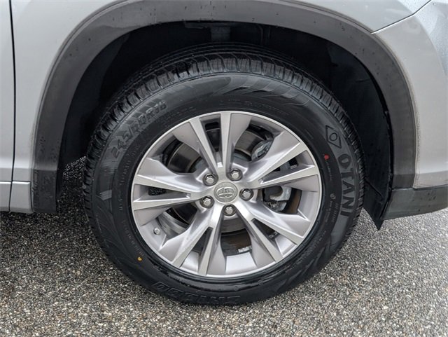 Used 2015 Toyota Highlander XLE image 17